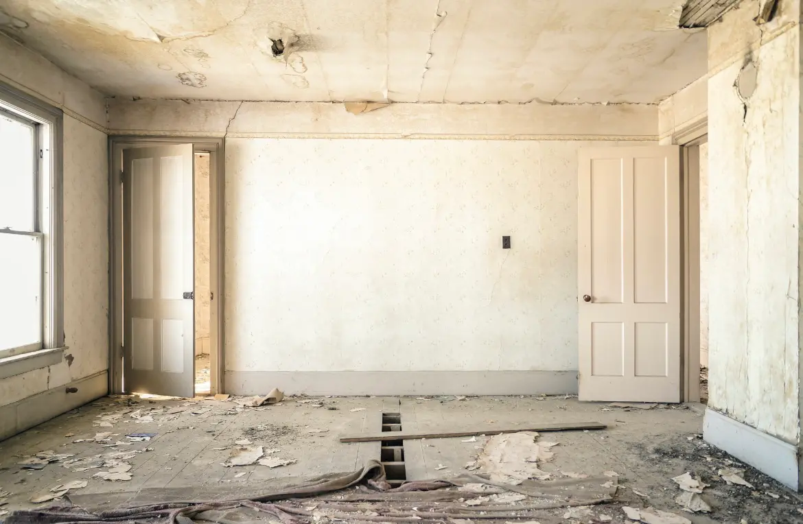 Waste disposal crew managing a cleanout project in Stockholm